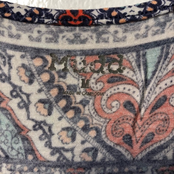 Patterned Tank Top - Picture 2 of 3